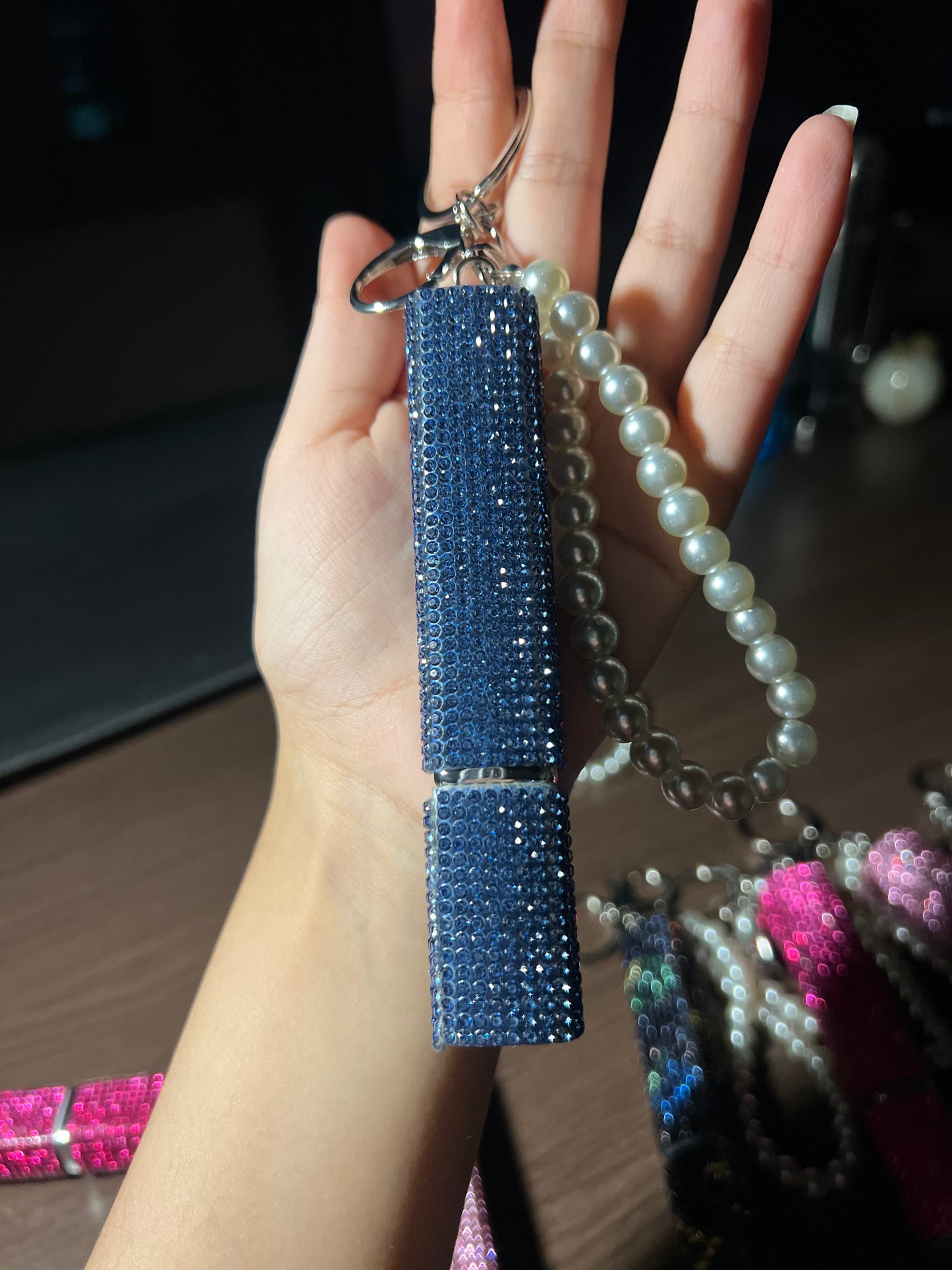 MiniMist Refillable
10 ml Perfume Refill Bottle Keychain With Rhinestone Pearl Decor,Keychain Charm